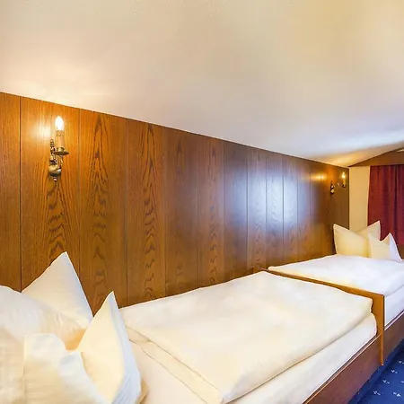 佩施特尔体育酒店 酒店 3*